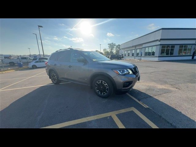 2020 Nissan Pathfinder SV