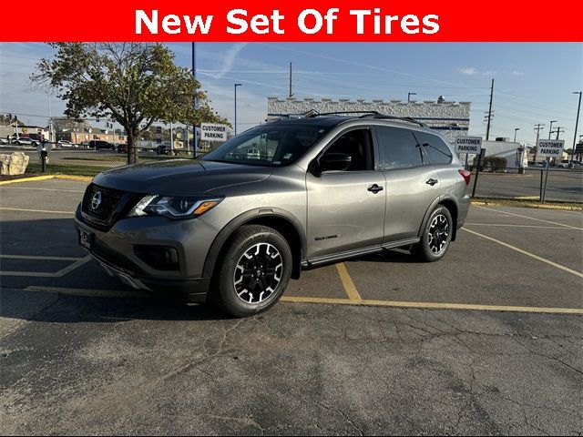 2020 Nissan Pathfinder SV