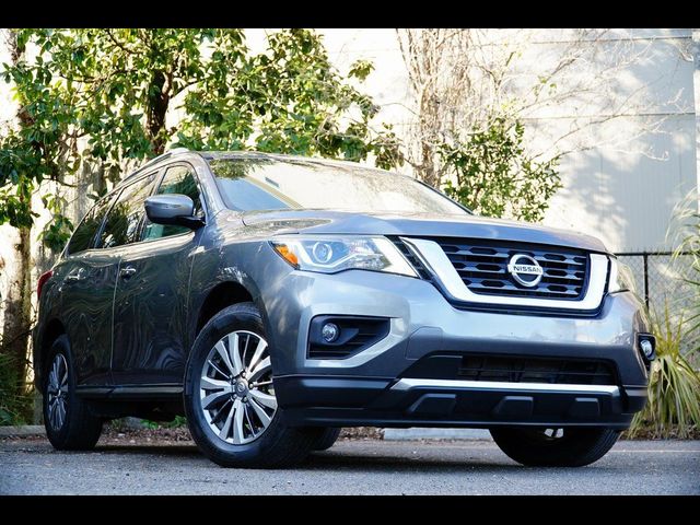 2020 Nissan Pathfinder SV