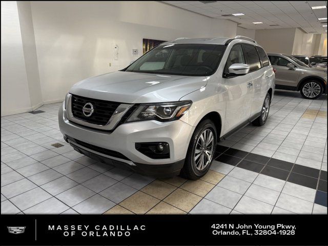 2020 Nissan Pathfinder SV