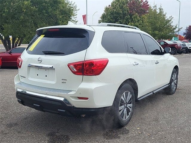 2020 Nissan Pathfinder SV