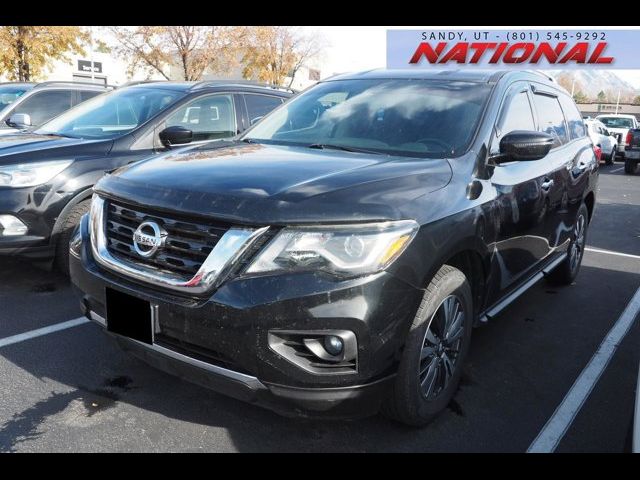 2020 Nissan Pathfinder SV