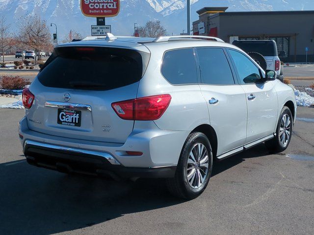 2020 Nissan Pathfinder SV