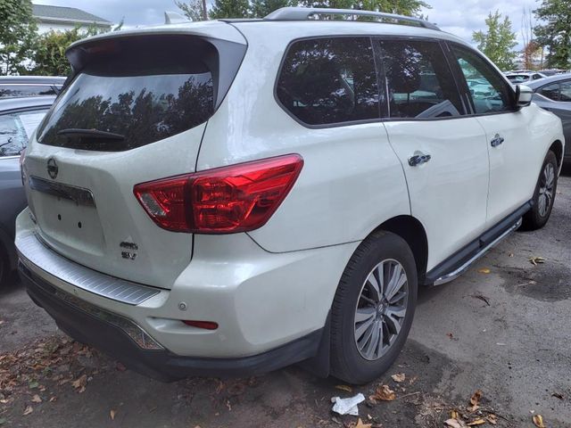 2020 Nissan Pathfinder SV