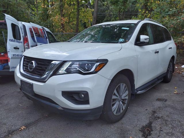 2020 Nissan Pathfinder SV