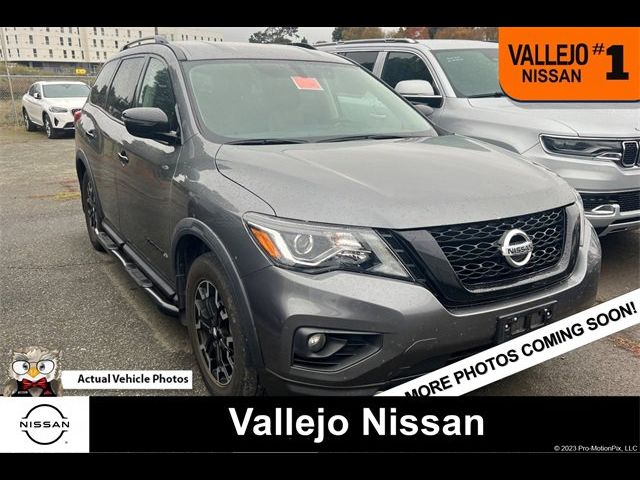 2020 Nissan Pathfinder SV