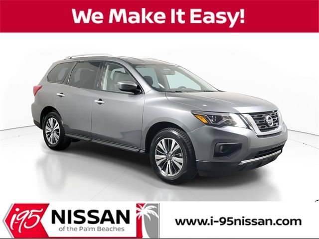 2020 Nissan Pathfinder SV