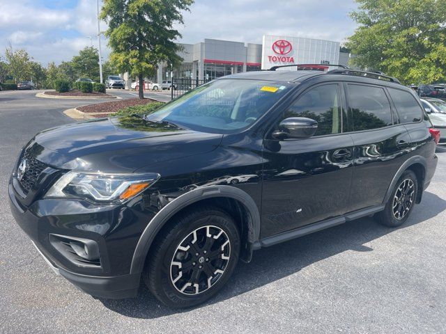 2020 Nissan Pathfinder SV