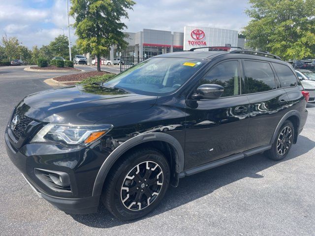 2020 Nissan Pathfinder SV