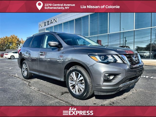 2020 Nissan Pathfinder SV