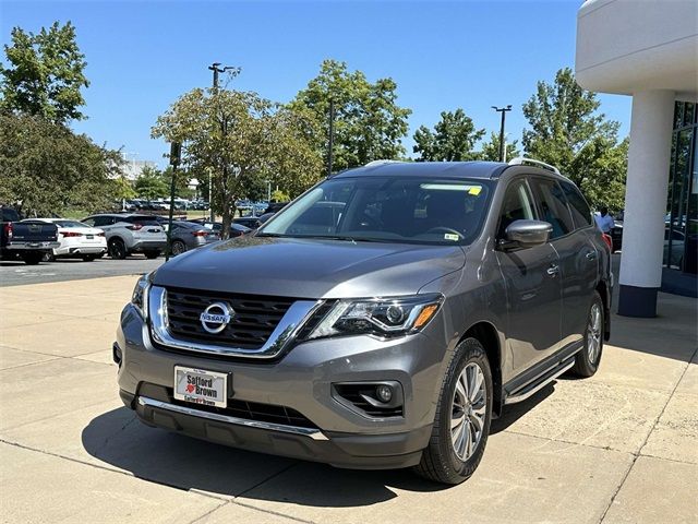 2020 Nissan Pathfinder SV