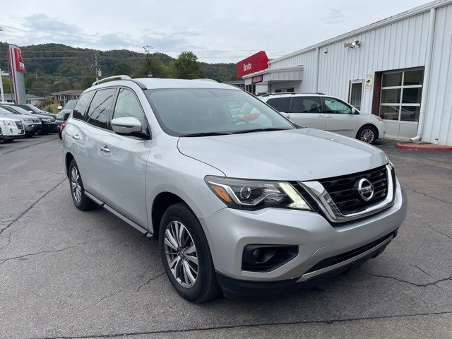 2020 Nissan Pathfinder SV