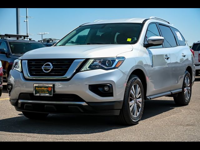 2020 Nissan Pathfinder SV