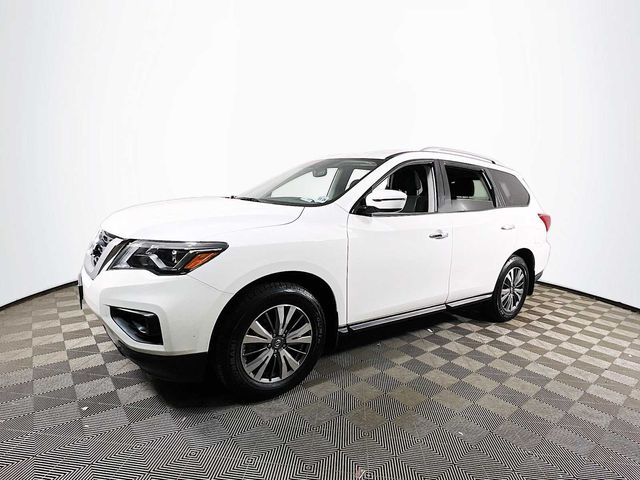 2020 Nissan Pathfinder SV