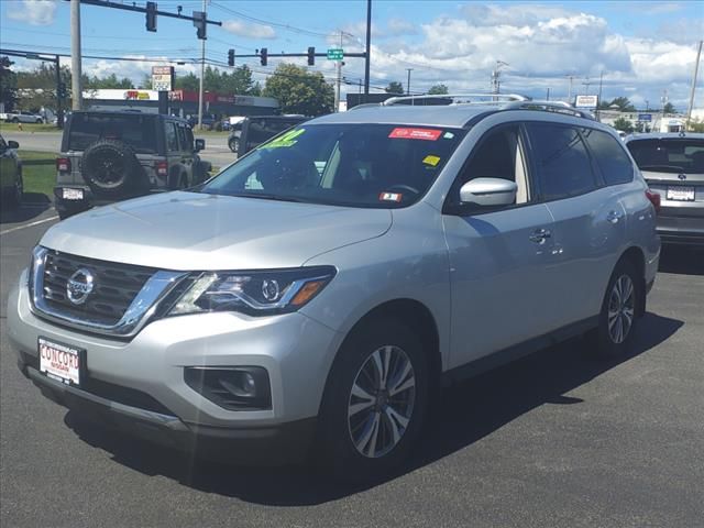 2020 Nissan Pathfinder SV