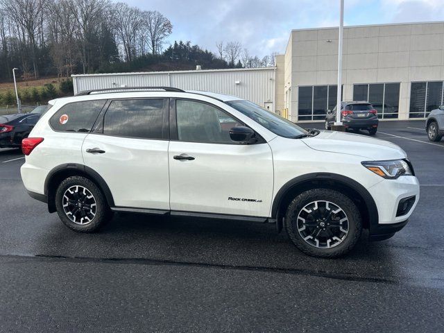 2020 Nissan Pathfinder SV