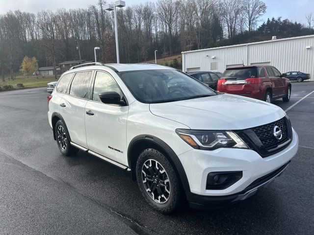 2020 Nissan Pathfinder SV