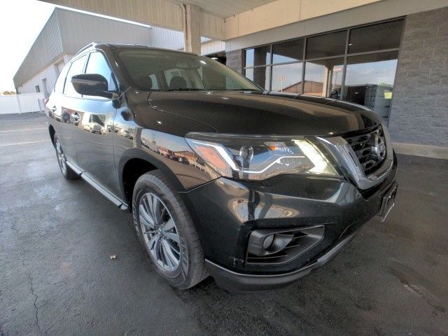 2020 Nissan Pathfinder SV