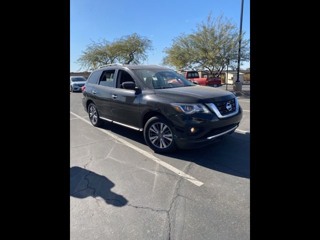 2020 Nissan Pathfinder SV