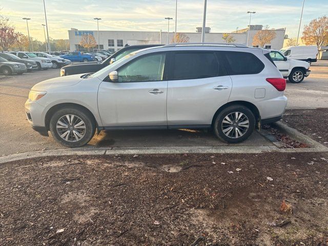 2020 Nissan Pathfinder SV