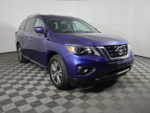 2020 Nissan Pathfinder SV