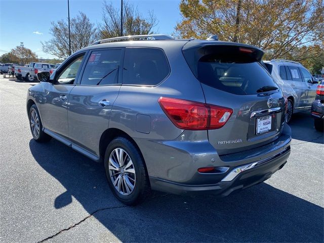 2020 Nissan Pathfinder SV