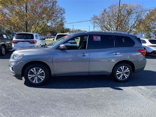 2020 Nissan Pathfinder SV