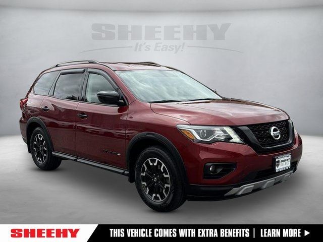 2020 Nissan Pathfinder SV