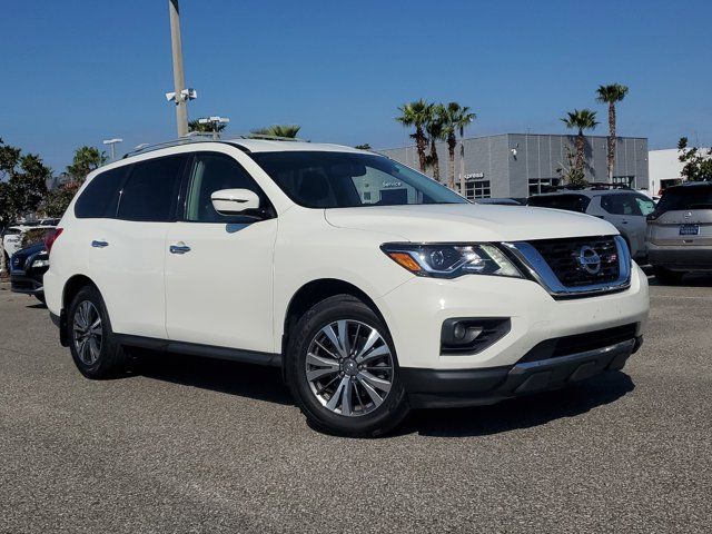 2020 Nissan Pathfinder SV