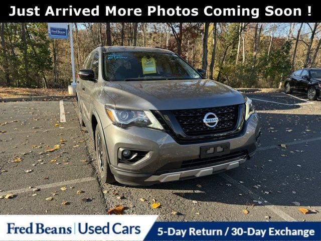 2020 Nissan Pathfinder SV