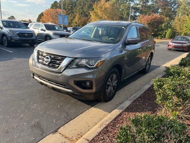 2020 Nissan Pathfinder SV