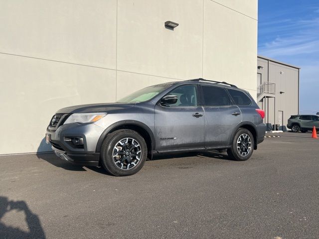 2020 Nissan Pathfinder SV