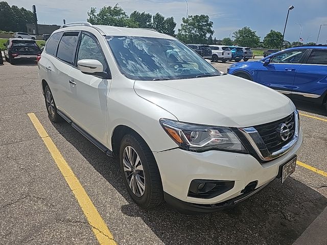 2020 Nissan Pathfinder SV