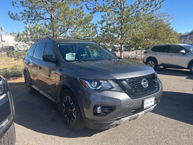 2020 Nissan Pathfinder SV