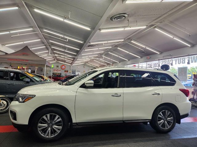 2020 Nissan Pathfinder SV