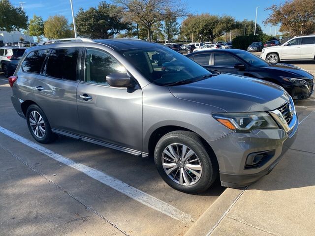 2020 Nissan Pathfinder SV