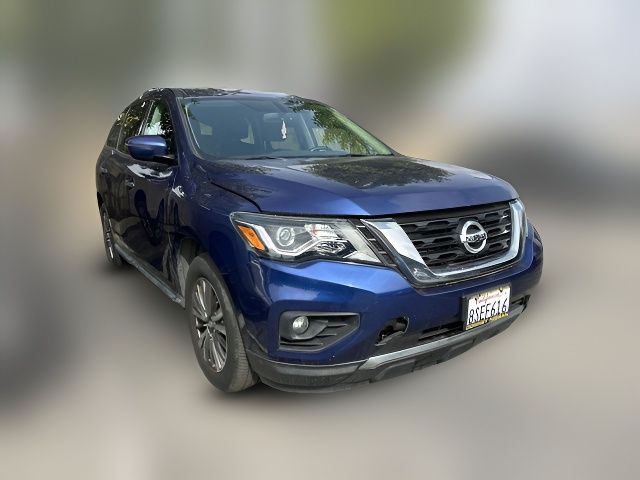 2020 Nissan Pathfinder SV