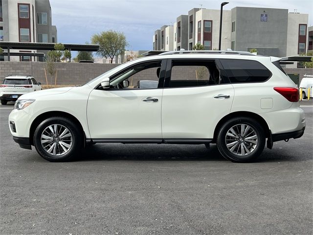 2020 Nissan Pathfinder SV