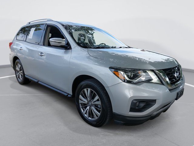 2020 Nissan Pathfinder SV