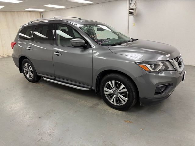 2020 Nissan Pathfinder SV