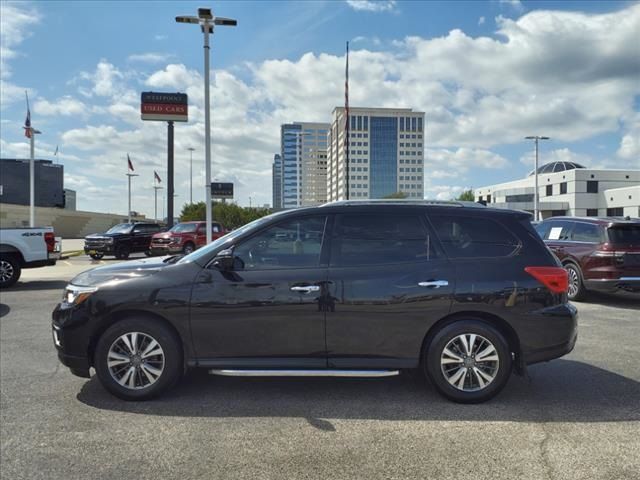 2020 Nissan Pathfinder SV