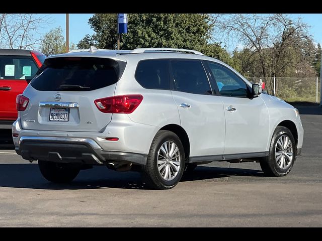 2020 Nissan Pathfinder SV