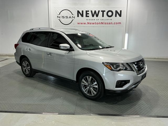 2020 Nissan Pathfinder SV