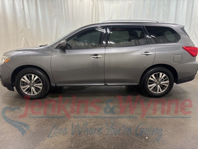 2020 Nissan Pathfinder SV