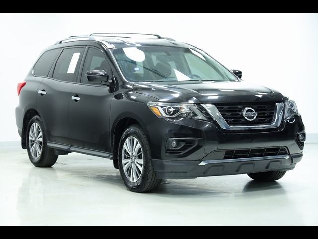 2020 Nissan Pathfinder SV