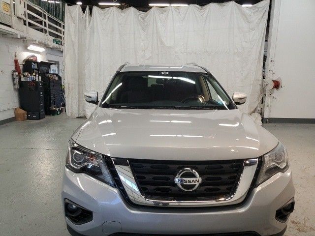 2020 Nissan Pathfinder SV
