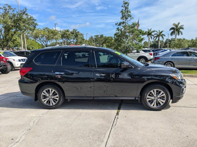 2020 Nissan Pathfinder SV