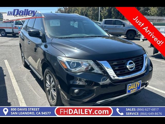 2020 Nissan Pathfinder SV