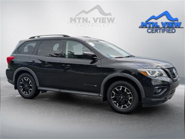 2020 Nissan Pathfinder SV