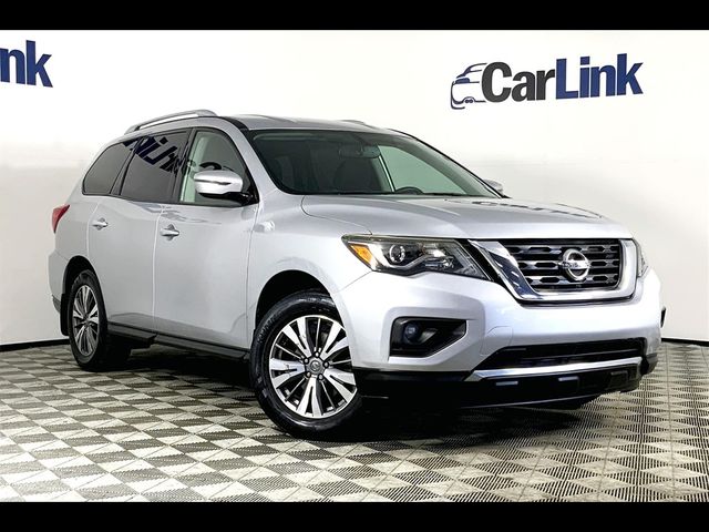 2020 Nissan Pathfinder SV